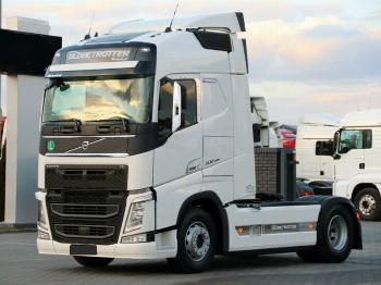 Imagen frontal de una cabeza tractora Volvo FH 500 de segunda mano en venta en rentacamion.com
